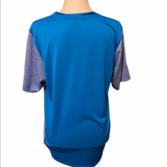 The North Face Flash Dry Shirt Size Medium V Neck - Picture 2 of 7